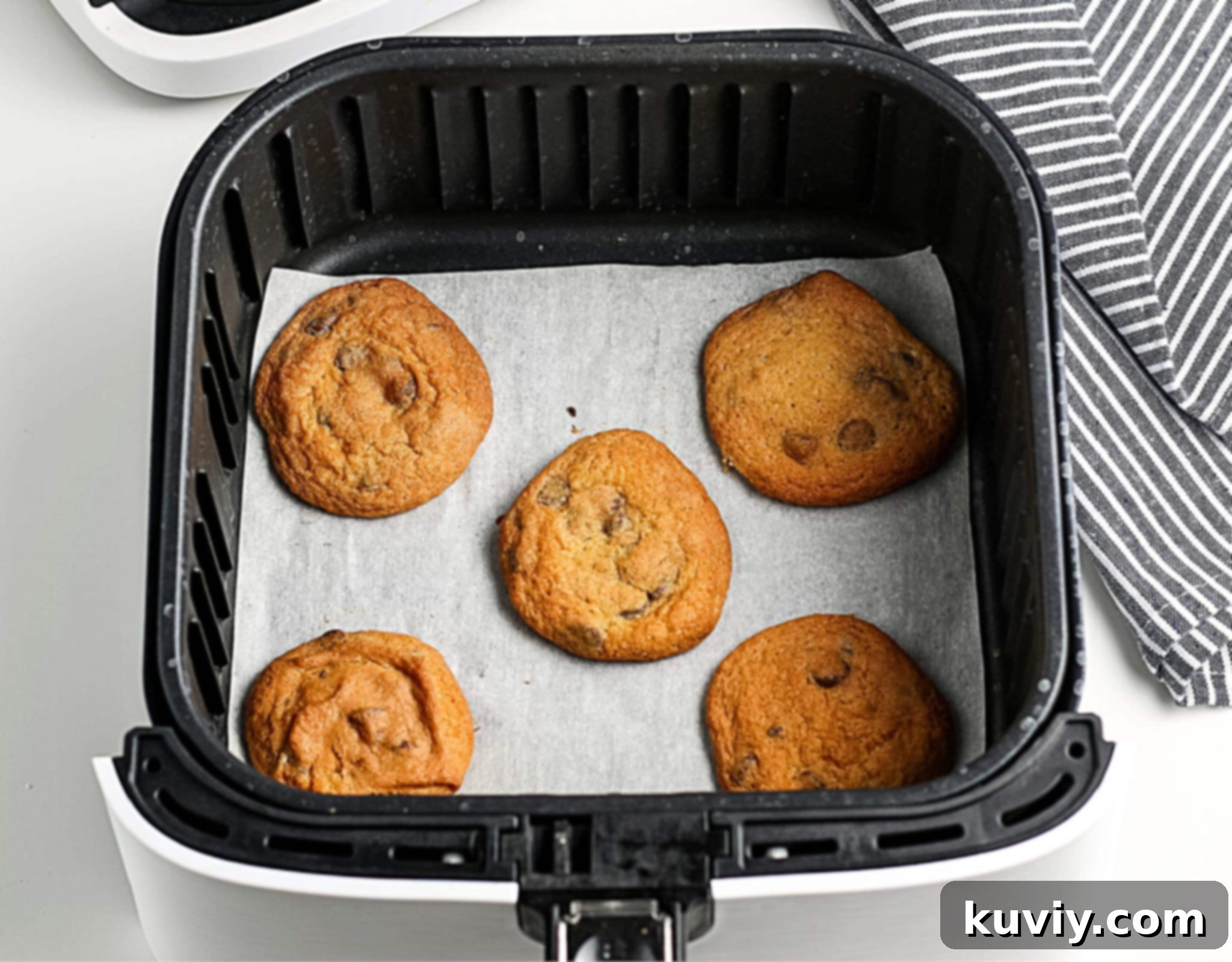 air fryer chocolate chip cookies