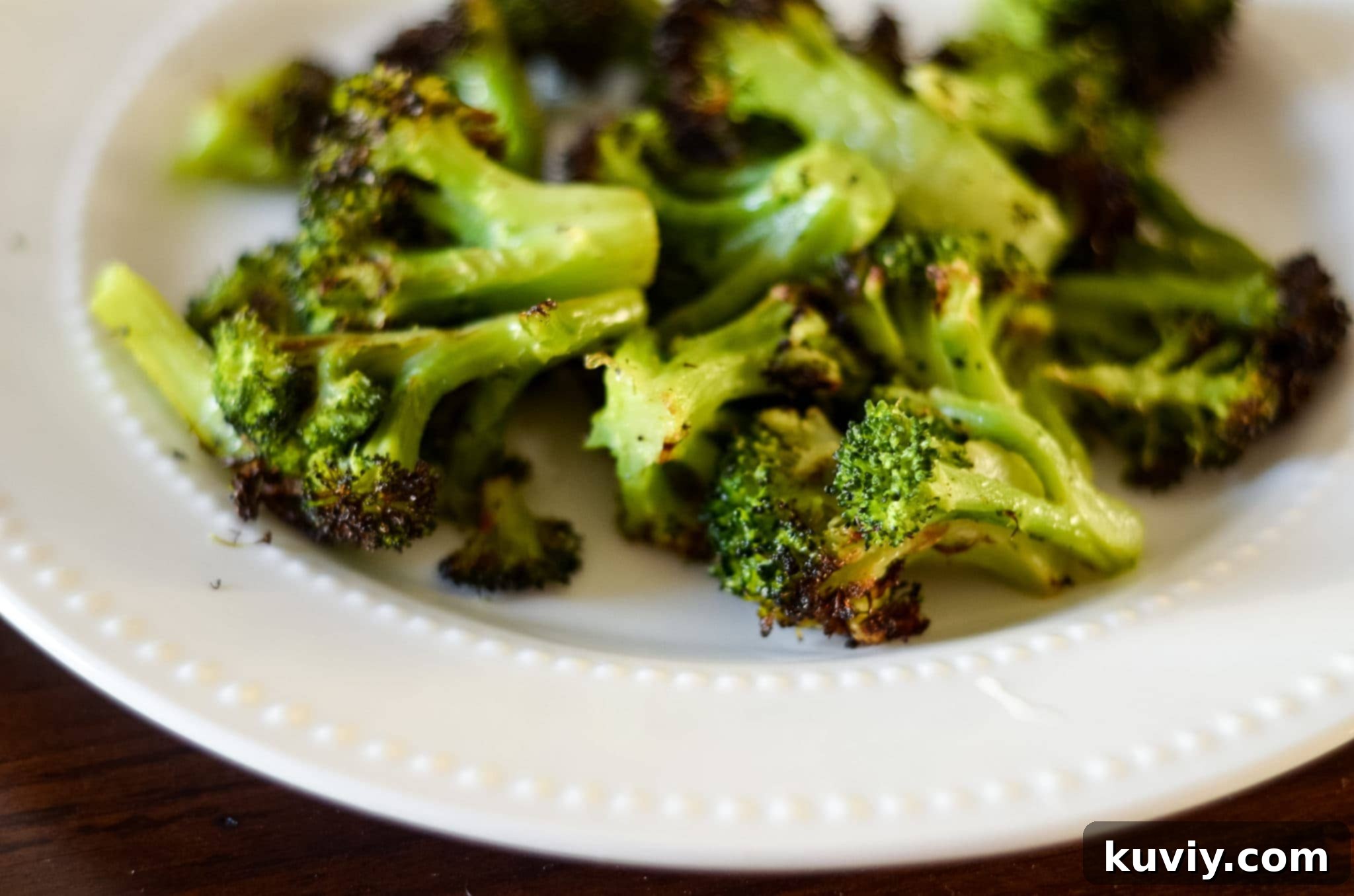 Perfectly Crispy Air Fryer Broccoli in 10 Minutes 4 Air Fryer Broccoli in 10 Minutes!