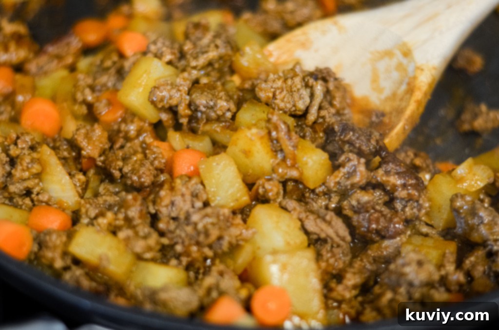 Ground beef and vegetable filling for empanadas