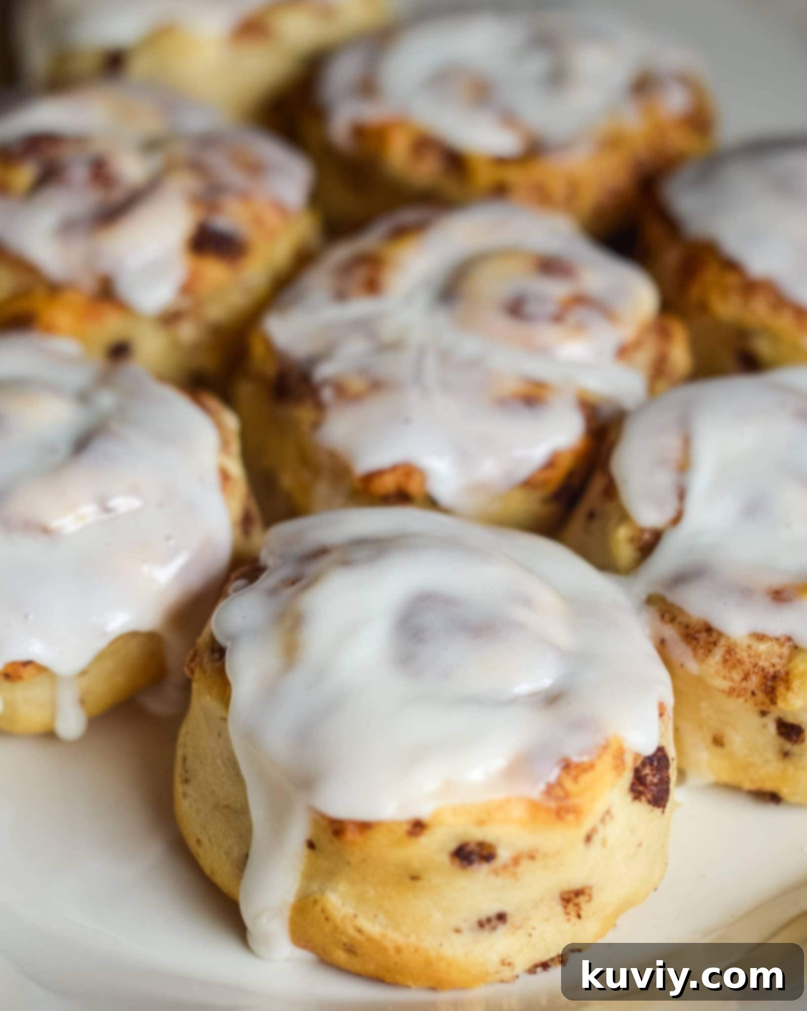 Air Fryer Cinnamon Rolls (Pillsbury Cinnamon Rolls)