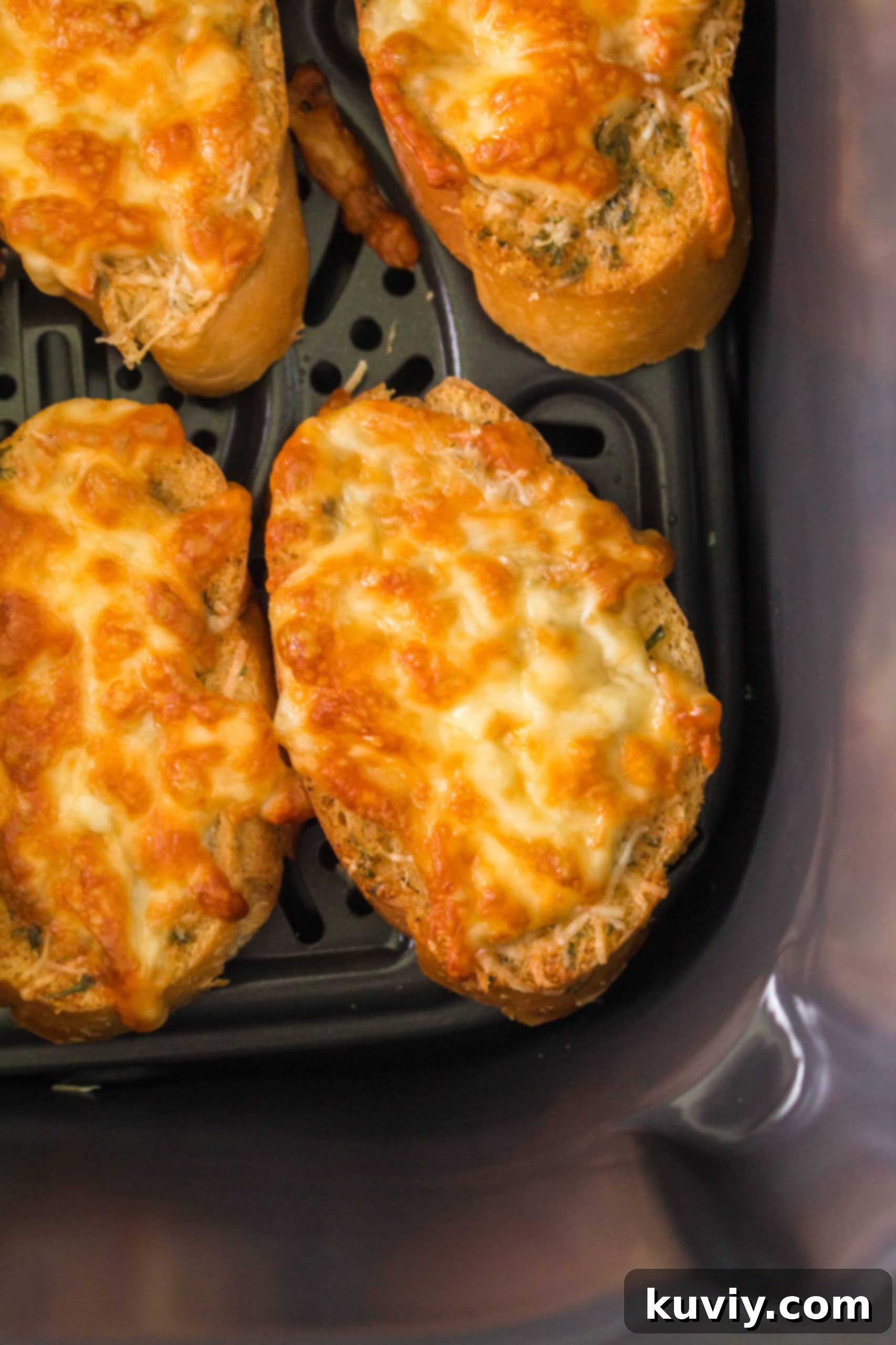 Air Fryer Cheesy Garlic Bread